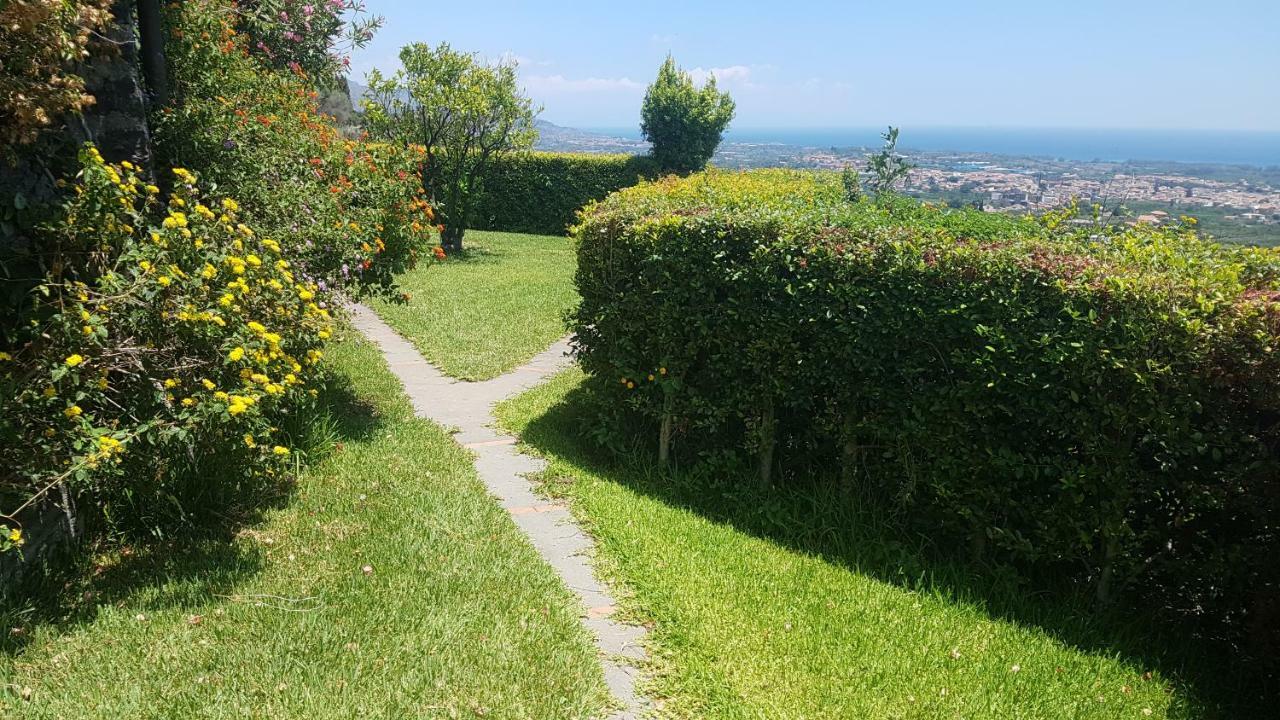 Open Land Holiday House Villa Fiumefreddo di Sicilia Esterno foto
