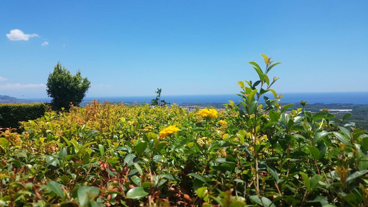 Open Land Holiday House Villa Fiumefreddo di Sicilia Esterno foto